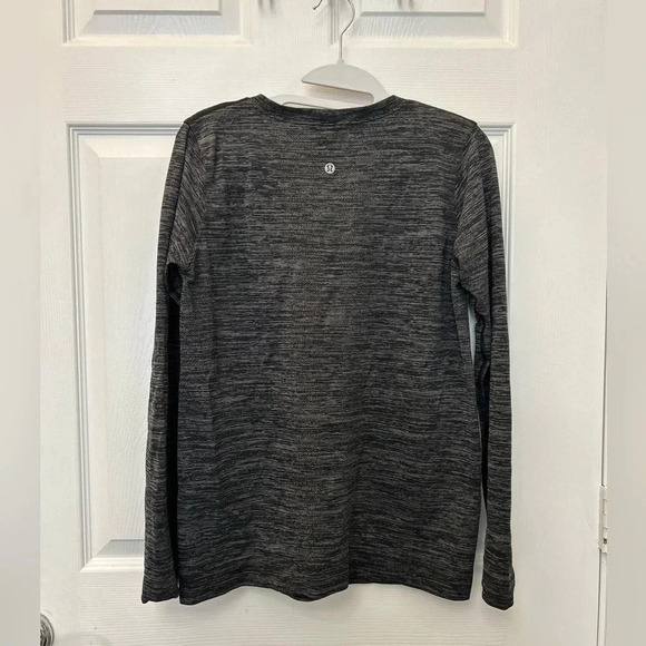 ! Lululemon Swiftly Relaxed Long Sleeve - Black / White / Black - Picture 3 of 4
